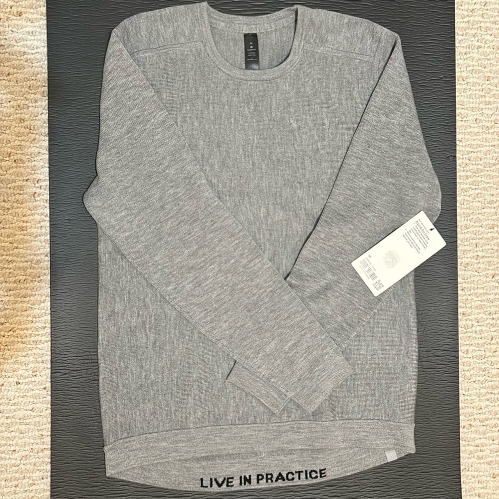 NWT Lululemon Alpine Air Crewneck sweater in gray